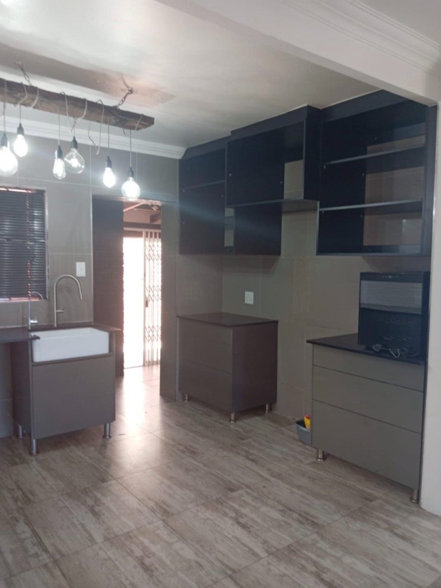 4 Bedroom Property for Sale in Noorsekloof Eastern Cape